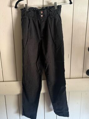 Universal Thread distressed black pants 00